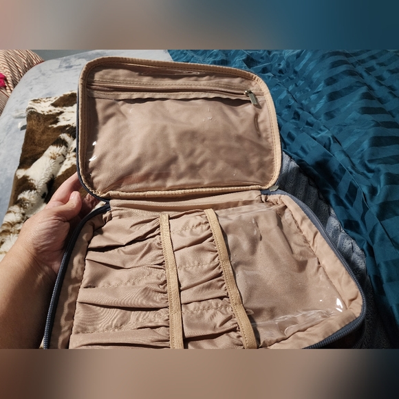 Brand new make up bag - Picture 3 of 3